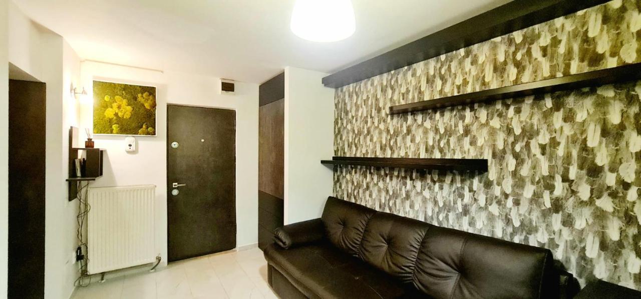 Emma Accommodation - Clean And Comfortable Apartment Iasi Exterior foto